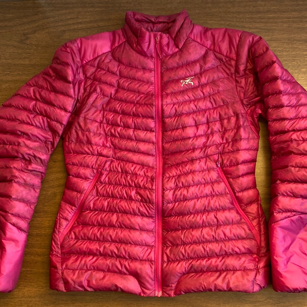Arc’teryx pink puffer in like new condition. Size Medium